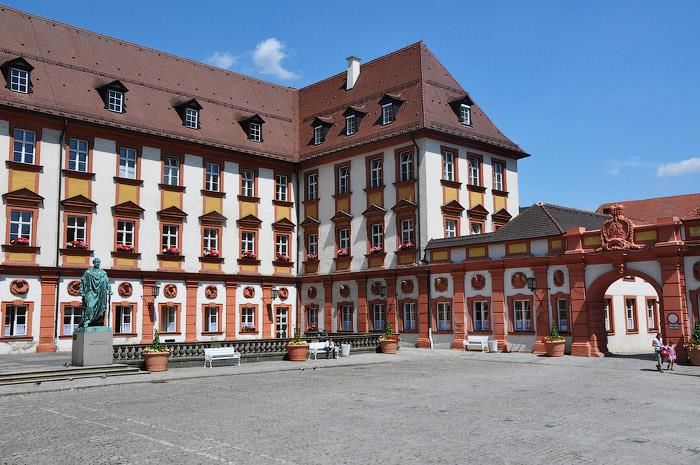Старый дворец (Altes Schloss)